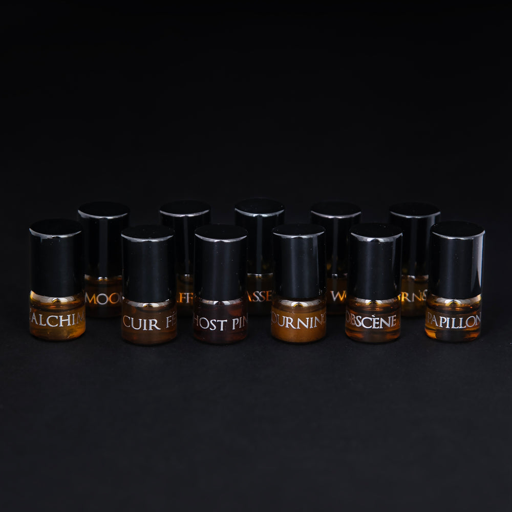 
                      
                        PARFUM BOTANIQUE | Botanical Oil Perfume Sample Set
                      
                    