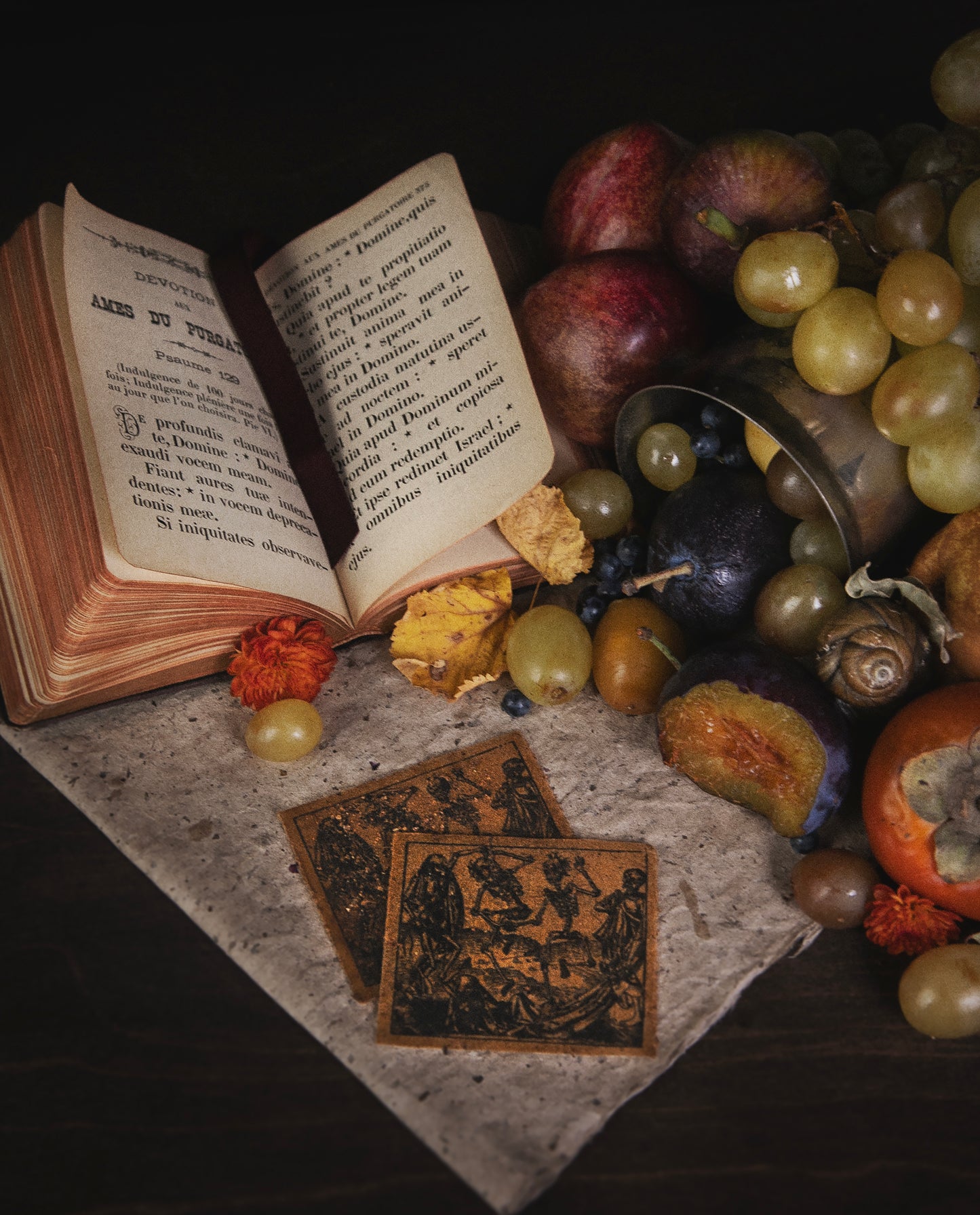 DANSE MACABRE | Limited Edition Perfumed Token - dragon's blood, benzoin, musk