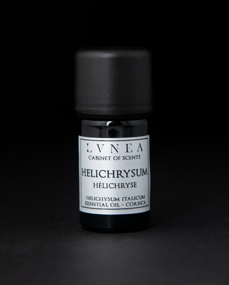 5ml black glass bottle with silver label of LVNEA's helichrysum essential oil